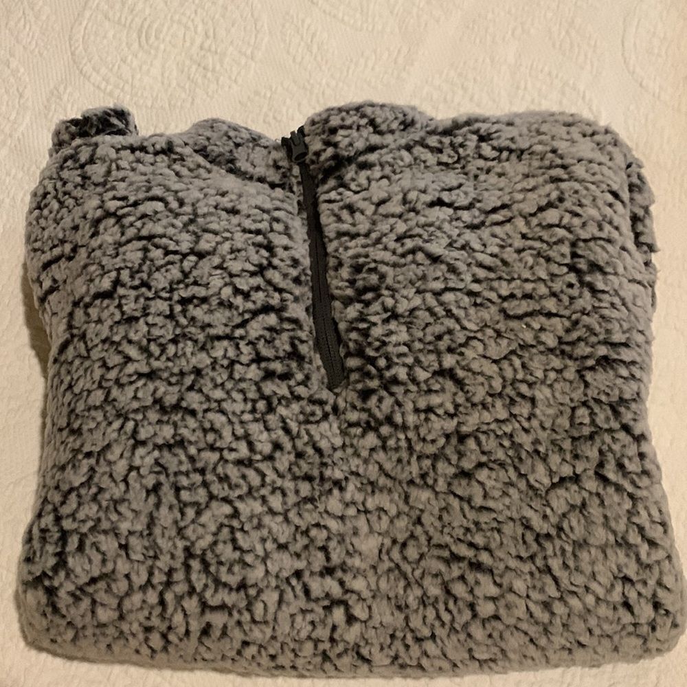 North & Acrux fleece pull over.